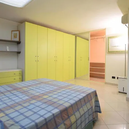 1 Bedroom Awesome In *
